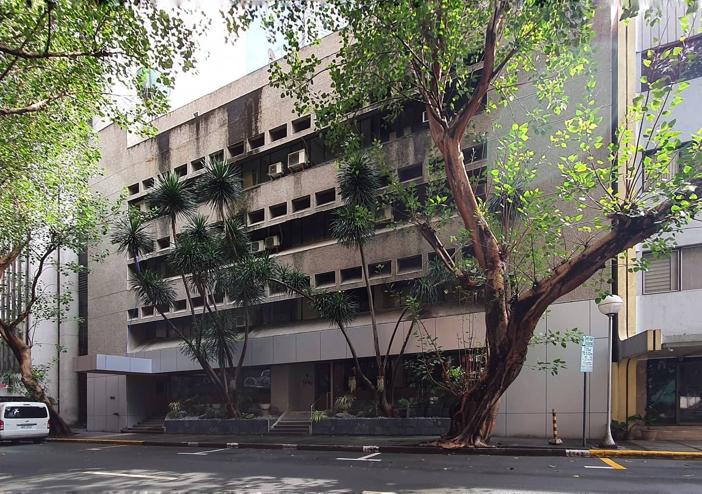 Erlag Building
