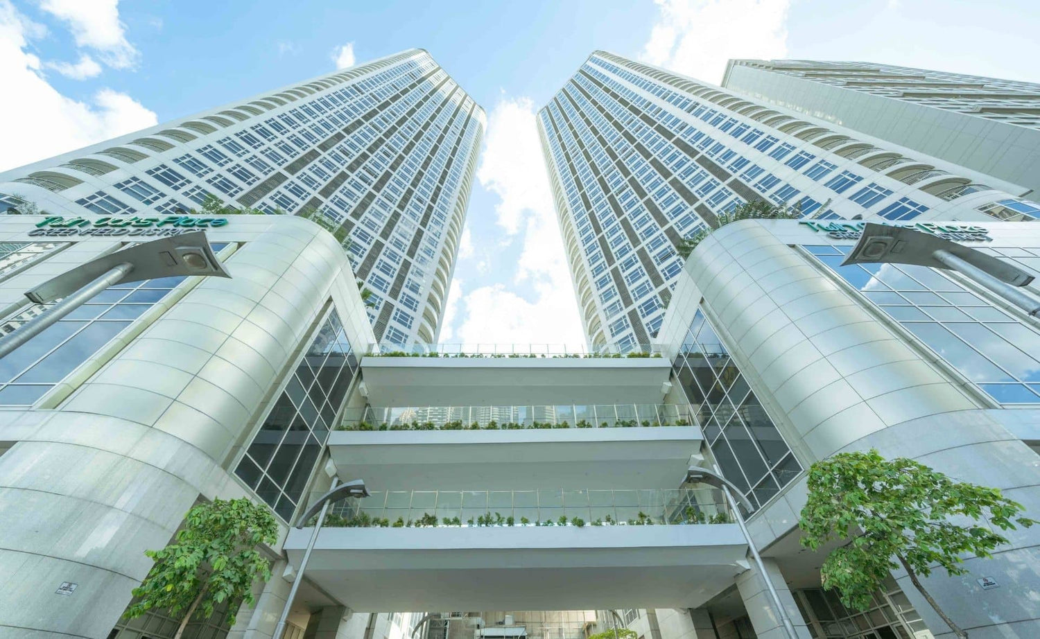 Twin Oaks Place West