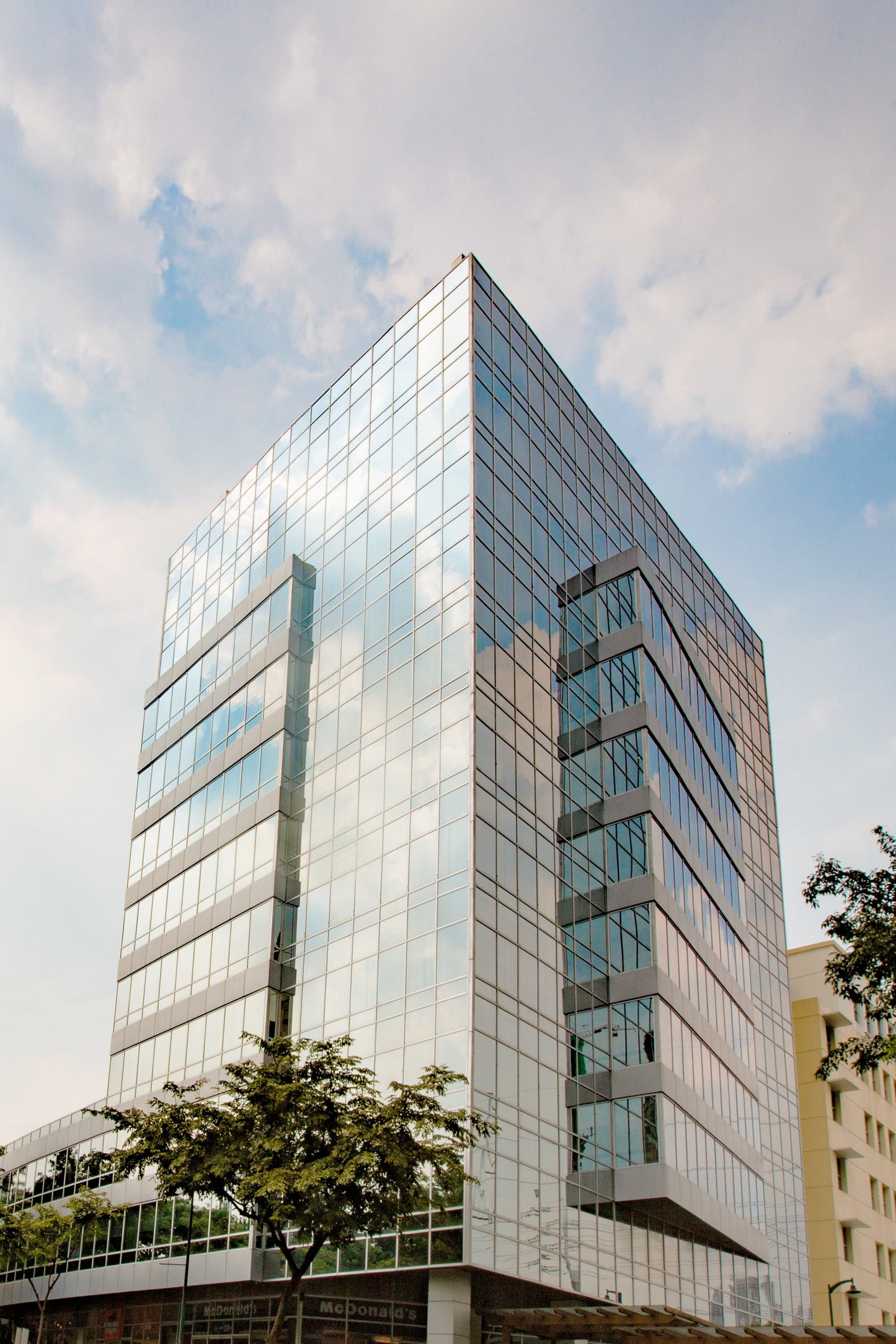 One World Square – 3F · Unit C Office for Lease | 642 sqm